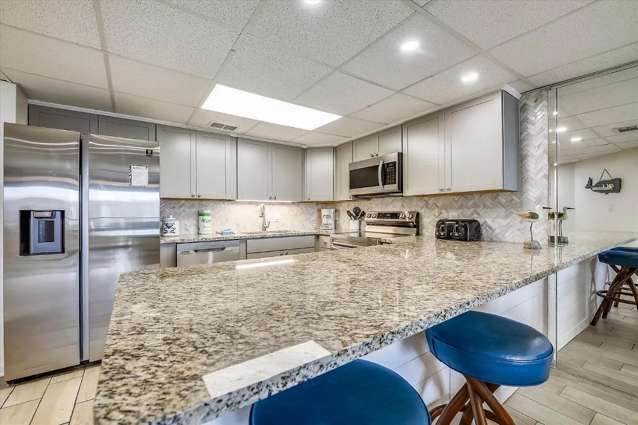 Lägenhet Sugar Beach A6-Lovely 4 Bedroom 3 Bath Condo, Sleeps 11, Free Beach Chairs 2021! Condo Panama City Beach