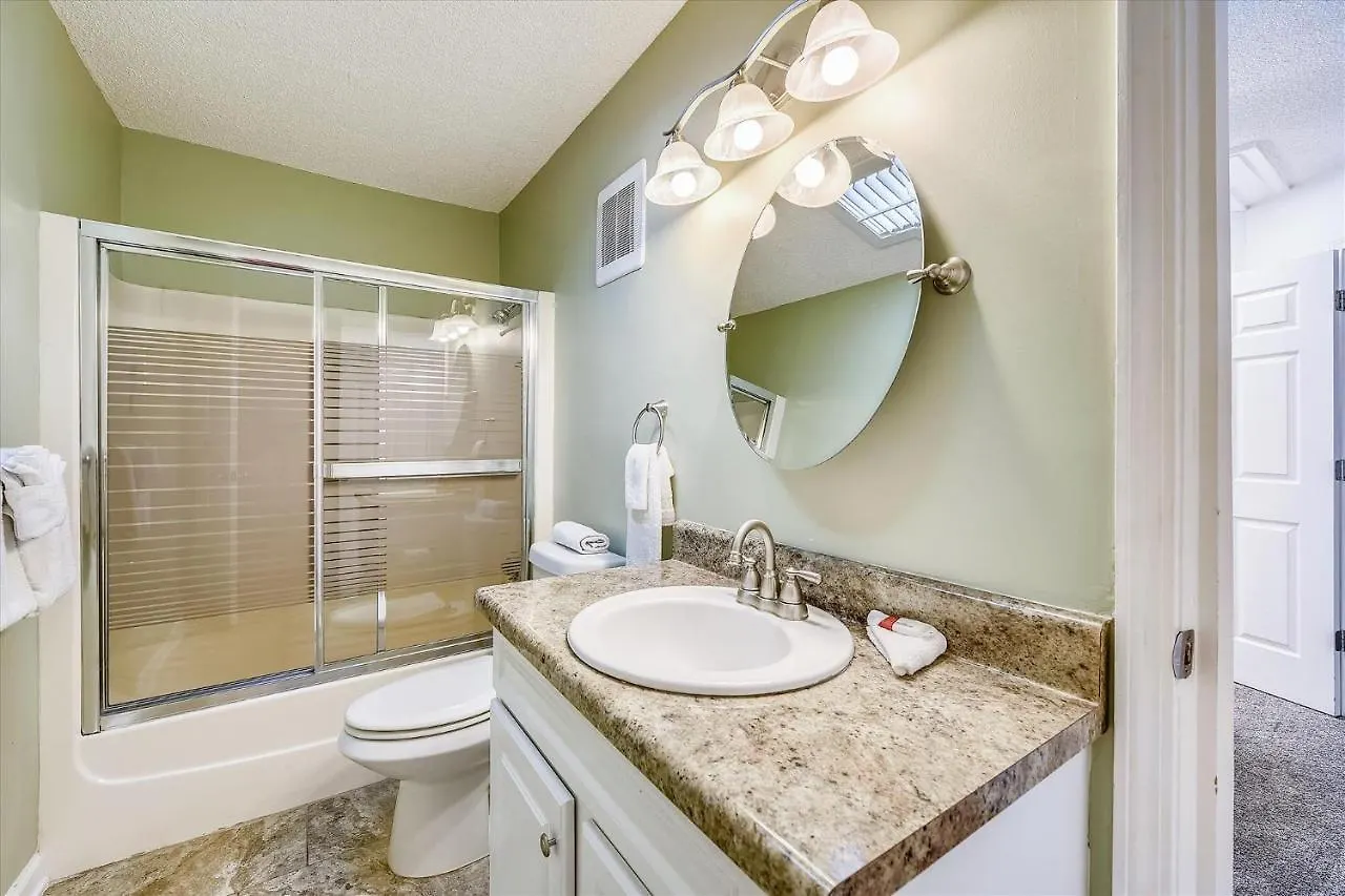 Sugar Beach A6-Lovely 4 Bedroom 3 Bath Condo, Sleeps 11, Free Beach Chairs 2021! Condo Panama City Beach 0*,  United States